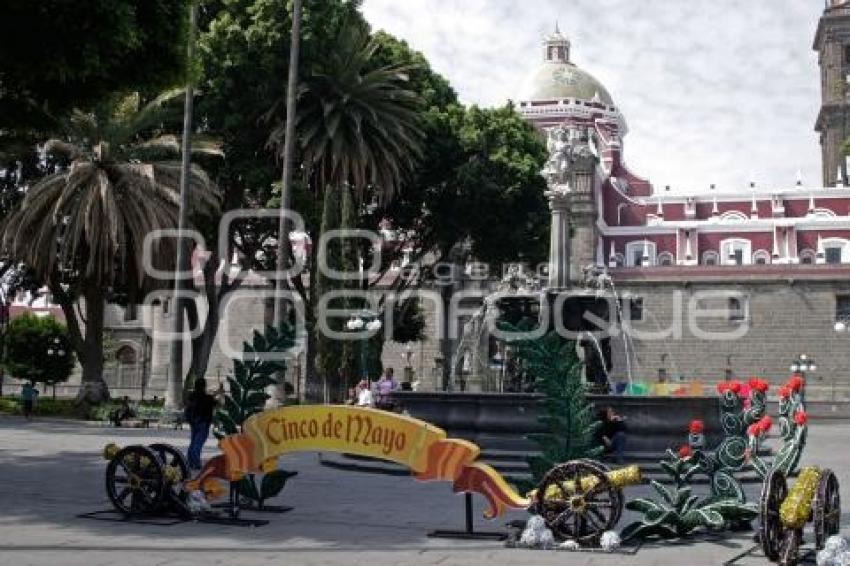 ZÓCALO . ADORNOS 5 DE MAYO