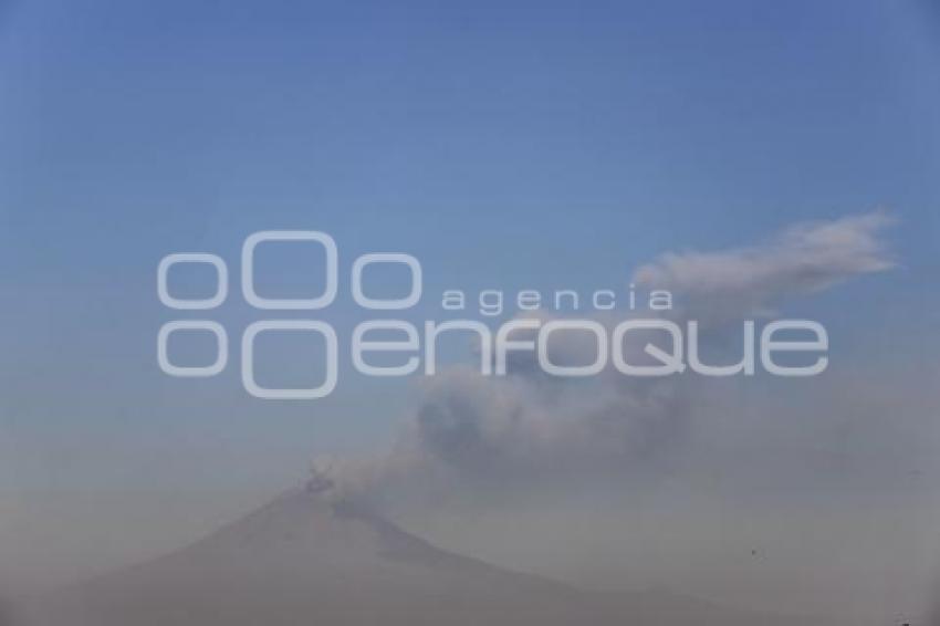 VOLCÁN POPOCATÉPETL . FUMAROLA