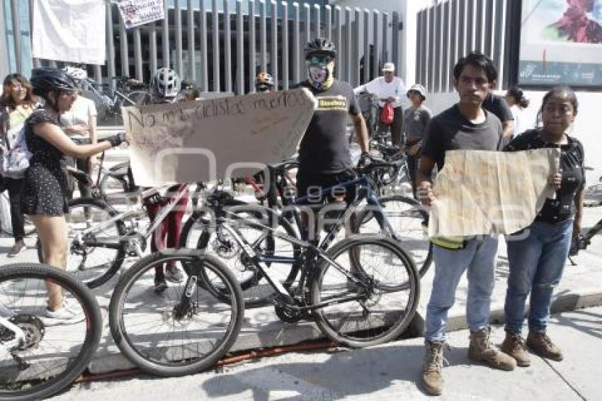 PROTESTA . CICLISTA ATROPELLADO