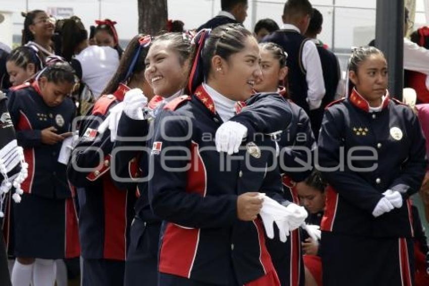 DESFILE 5 DE MAYO