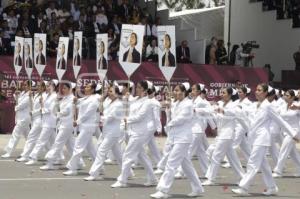 DESFILE 5 DE MAYO