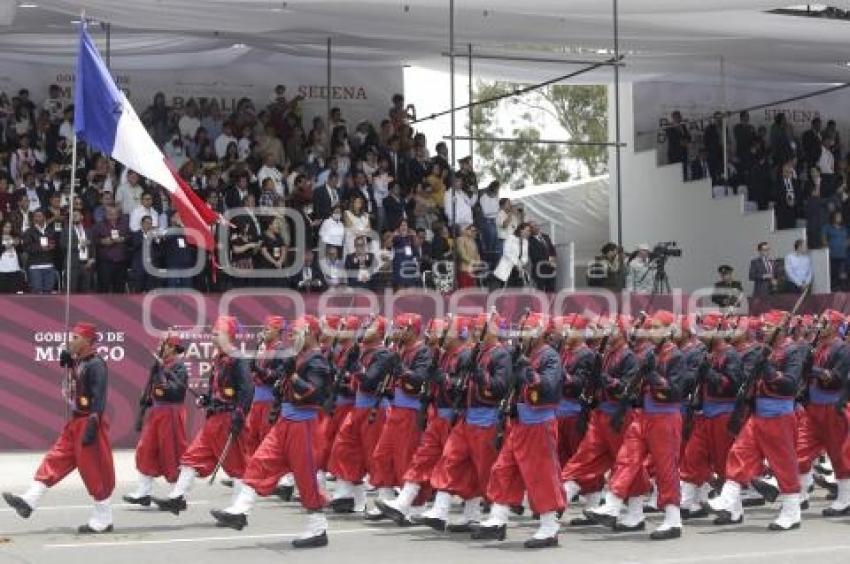 DESFILE 5 DE MAYO