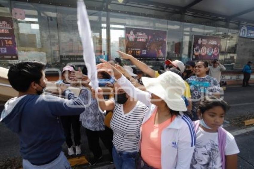 DESFILE . PROPAGANDA POLÍTICA