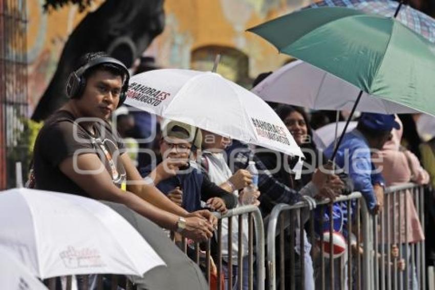 DESFILE . PROPAGANDA POLÍTICA