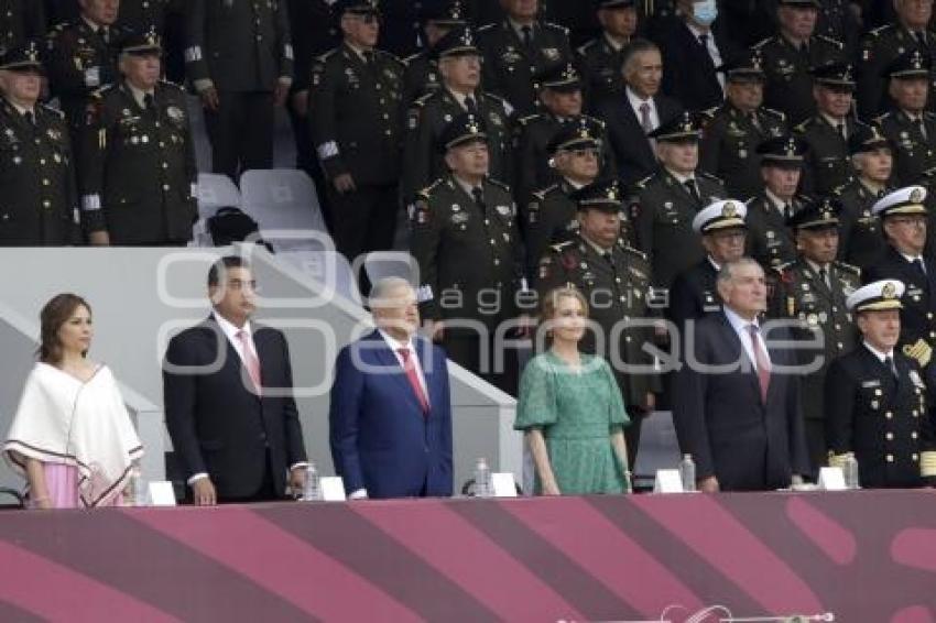 DESFILE 5 DE MAYO