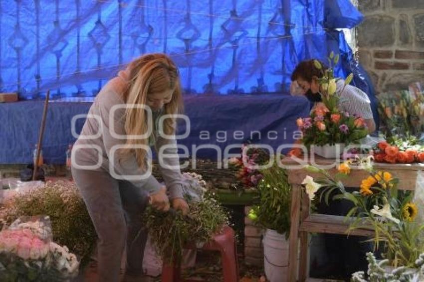 TLAXCALA . FLORISTAS PANTEÓN