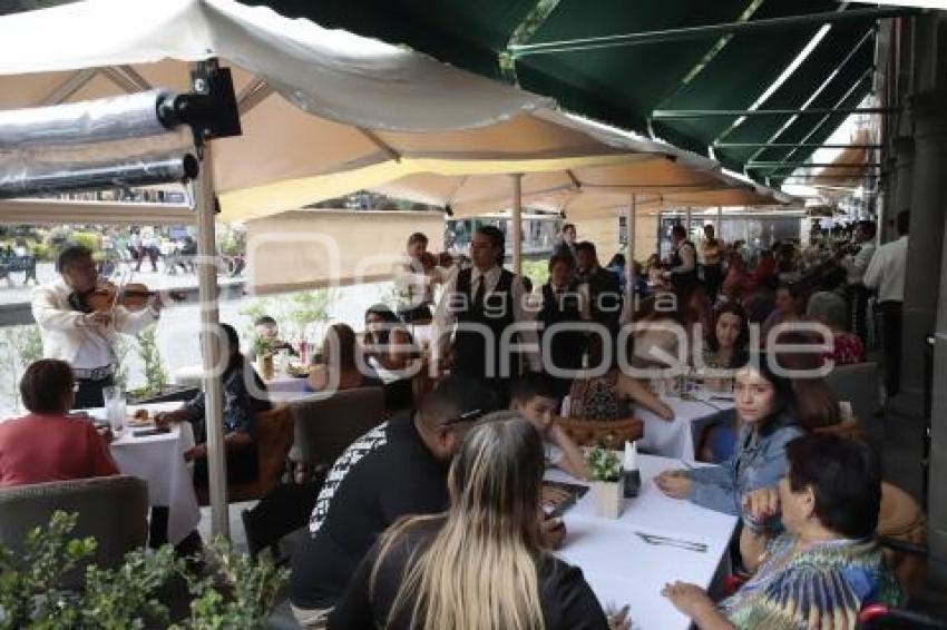 DÍA DE LAS MADRES . RESTAURANTES