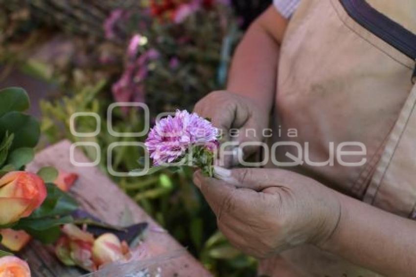 TLAXCALA . FLORISTAS PANTEÓN