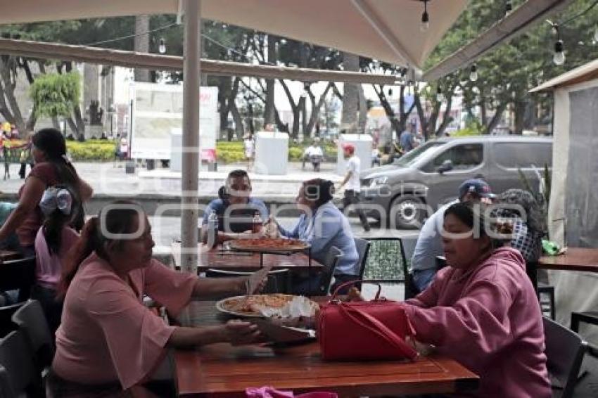 DÍA DE LAS MADRES . RESTAURANTES