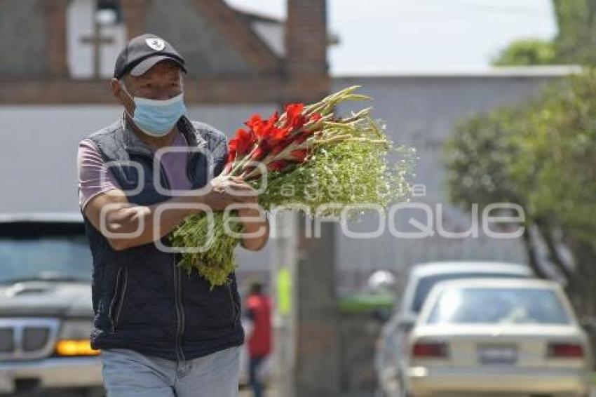 TLAXCALA . PANTEÓN . DÍA MADRES