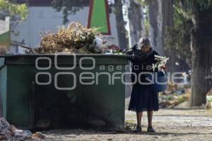 TLAXCALA . PANTEÓN . DÍA MADRES