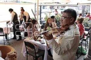 DÍA DE LAS MADRES . RESTAURANTES