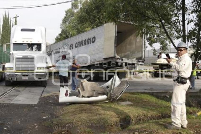 ACCIDENTE . TREN Y TRAILER