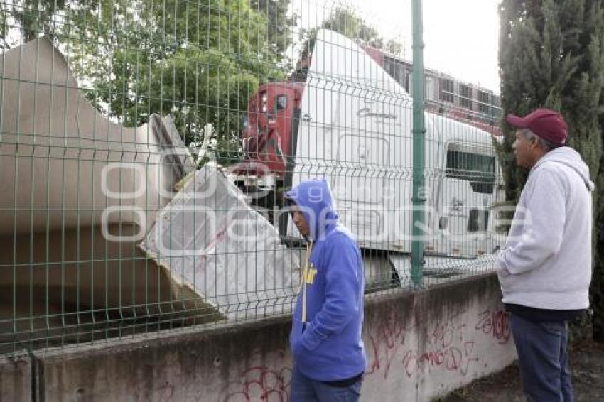 ACCIDENTE . TREN Y TRAILER