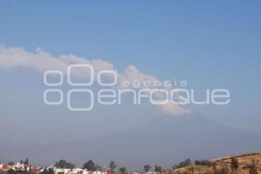 VOLCÁN POPOCATÉPETL . FUMAROLA