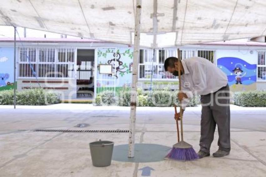 VOLCÁN POPOCATÉPETL . LIMPIEZA ESCUELAS