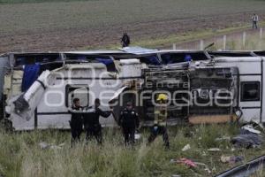 TLAXCALA . VOLCADURA AUTOBUS