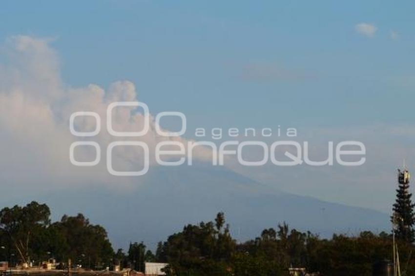 VOLCÁN POPOCATÉPETL . FUMAROLA