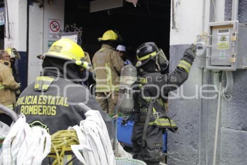 BOMBEROS . INCENDIO MARISQUERÍA