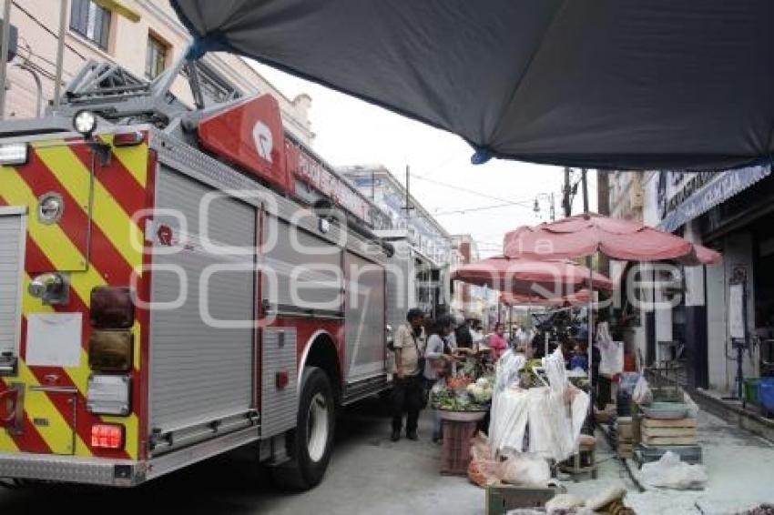 BOMBEROS . INCENDIO MARISQUERÍA