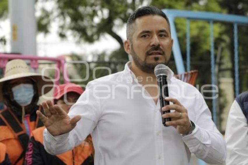 ADÁN DOMÍNGUEZ