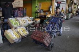 CENTRAL DE ABASTOS . TRABAJADORES