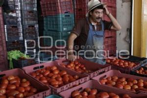 CENTRAL DE ABASTOS . TRABAJADORES