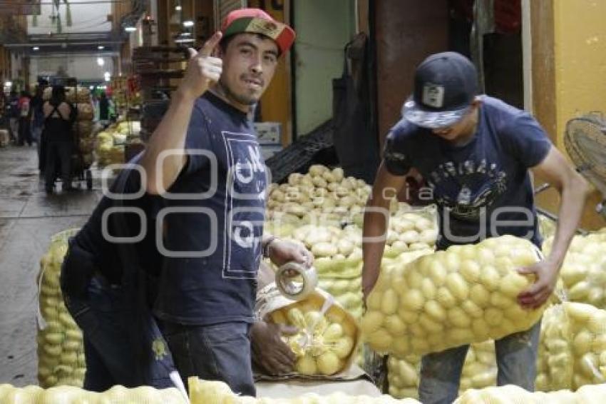 CENTRAL DE ABASTOS . TRABAJADORES