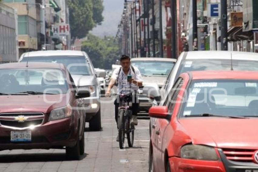 TRANSPORTE . BICICLETA