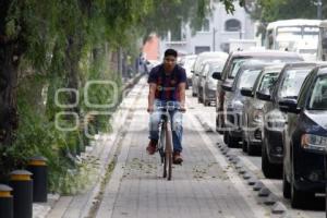 TRANSPORTE . BICICLETA