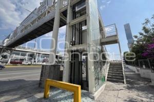 PUENTE VANDALIZADO