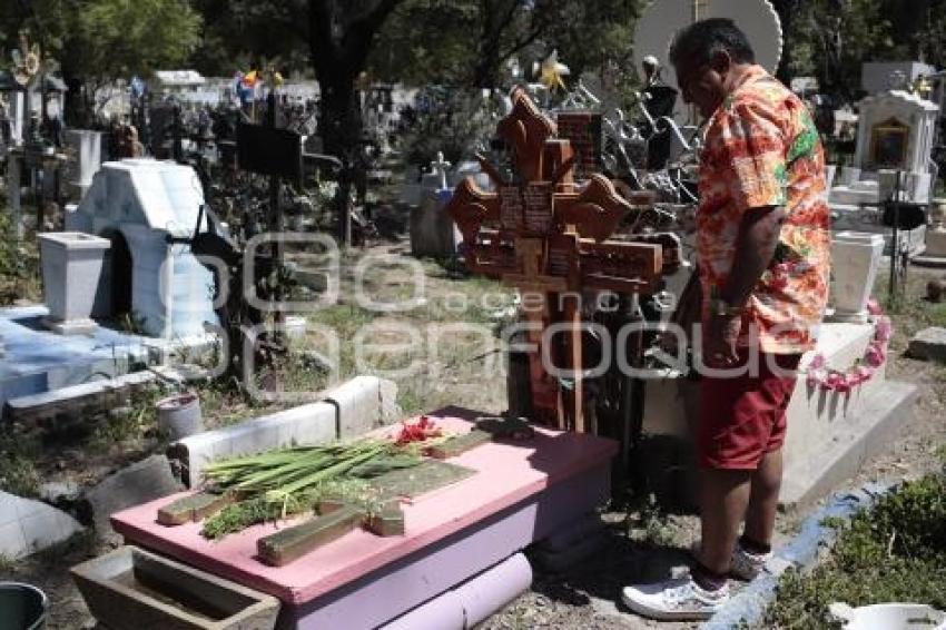 PANTEÓN . DÍA DEL PADRE