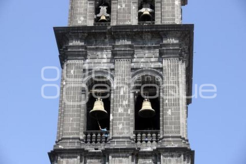 CATEDRAL . REPIQUE DE CAMPANAS