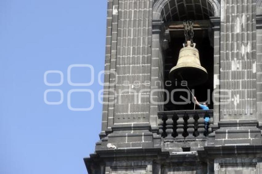 CATEDRAL . REPIQUE DE CAMPANAS