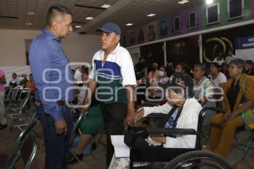 SAN ANDRÉS CHOLULA . ENTREGA MEDICAMENTOS