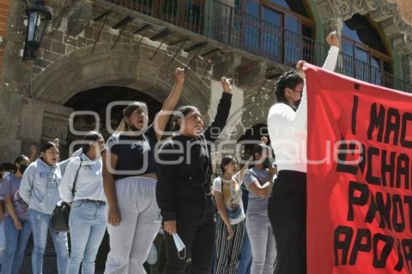 TLAXCALA . MANIFESTACIÓN NORMALISTAS