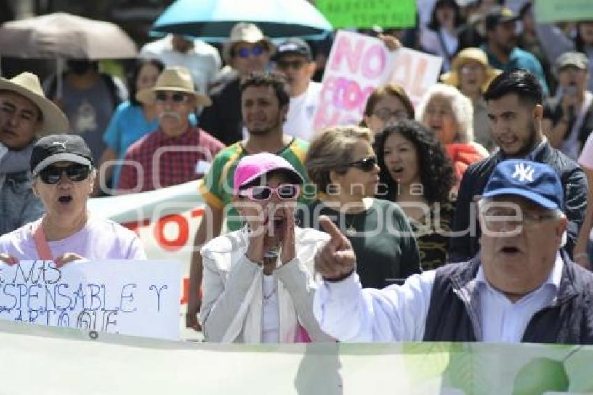 TLAXCALA . MANIFESTACIÓN AUTOTREN