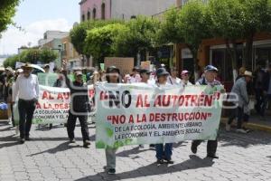 TLAXCALA . MANIFESTACIÓN AUTOTREN