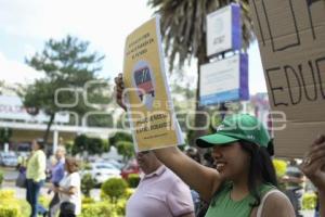 TLAXCALA . MANIFESTACIÓN AUTOTREN