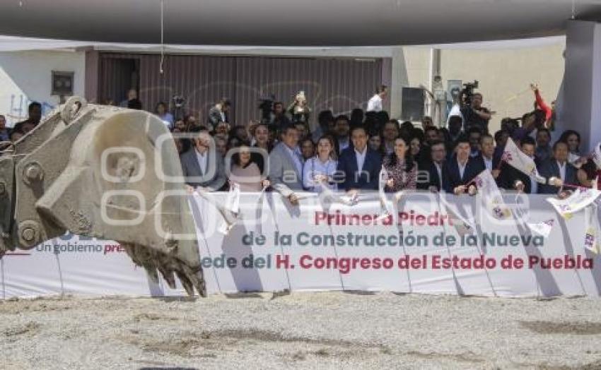 CONGRESO . PREDIO . PRIMERA PIEDRA