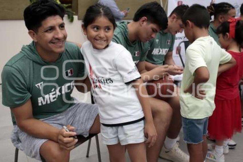 BASQUETBOL . FIRMA DE AUTÓGRAFOS