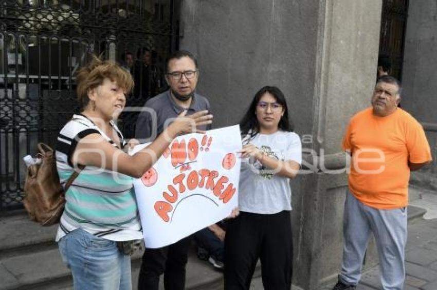 TLAXCALA . MANIFESTACIÓN AUTOTREN