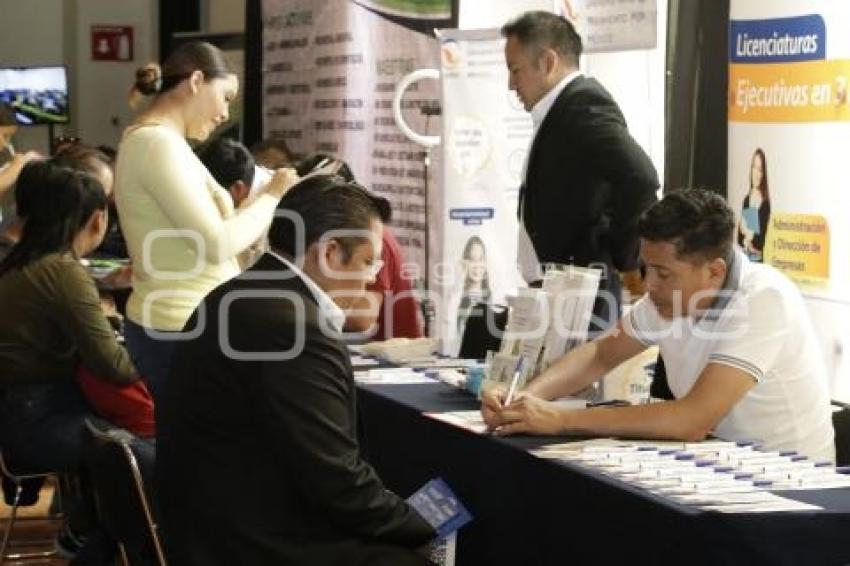 EXPO BECAS DE UNIVERSIDADES