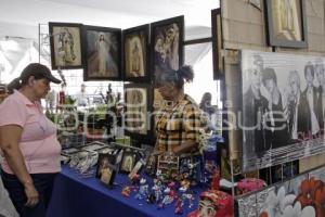 FERIA . TURISTAS