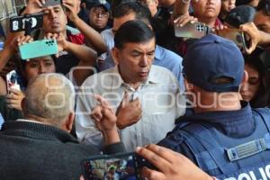 TEHUACÁN . PROTESTA POLICÍAS