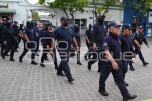 TEHUACÁN . PROTESTA POLICÍAS