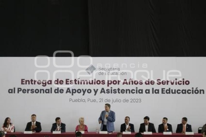 GOBIERNO . ESTÍMULOS A DOCENTES