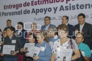 GOBIERNO . ESTÍMULOS A DOCENTES