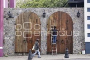 PARQUE CIRINEO . PUERTAS