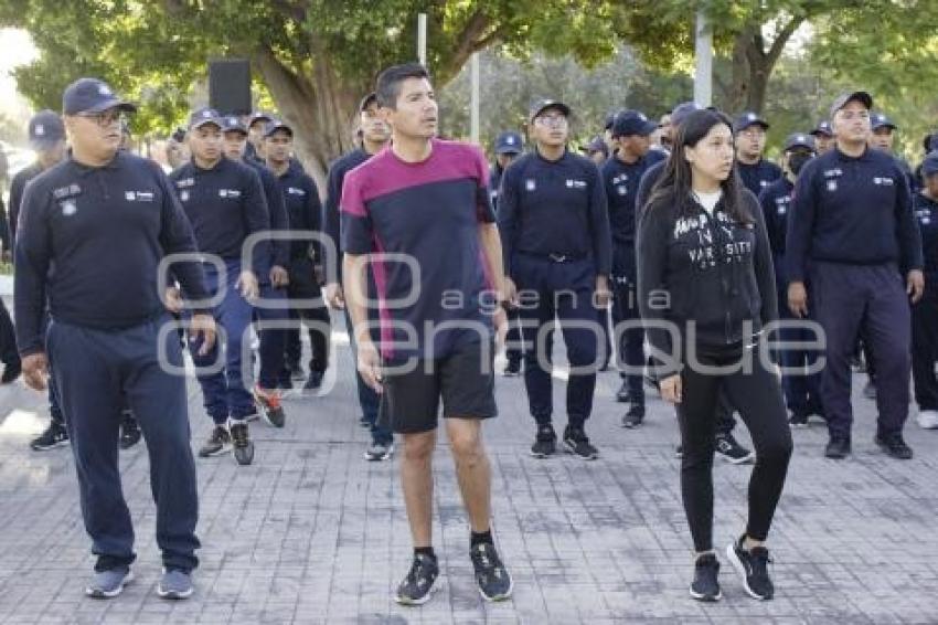 AYUNTAMIENTO . CARRERA CON CADETES